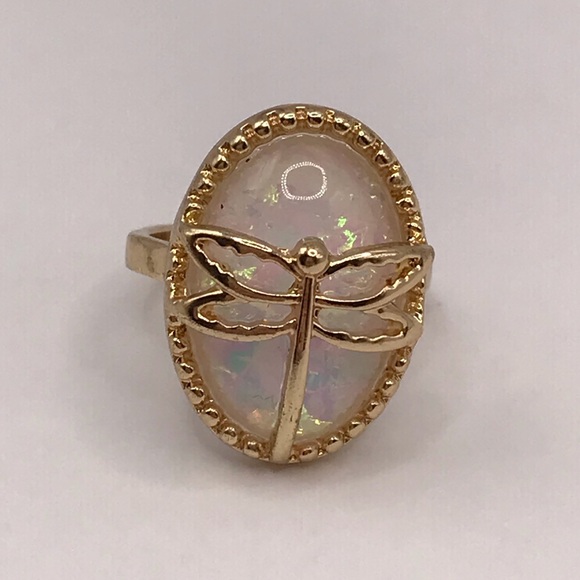 Boutique Jewelry - Elegant Gold Tone Ring with Dragonfly and Opalescent Oval Centerpiece Size 7